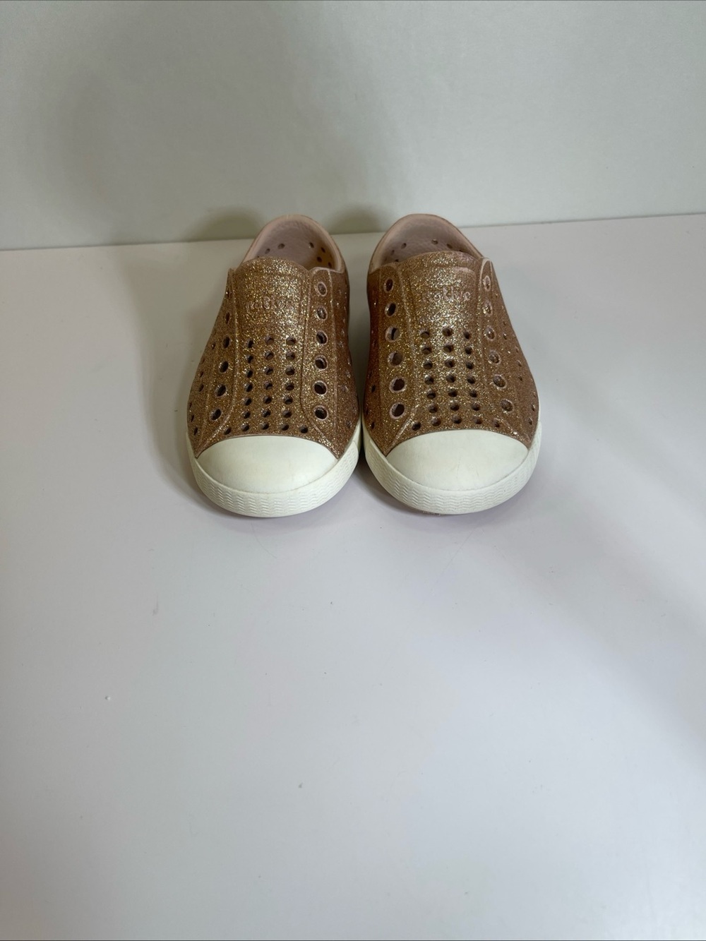 Native Shoes Little Girls C6 Rose Gold Sparkle Rubber Water Shoes Play Slip On